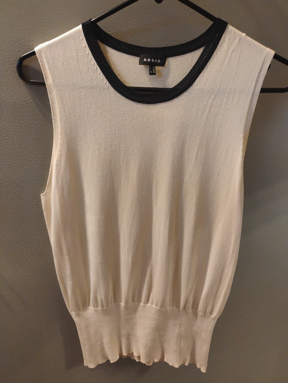 Women's AKRIS Silk Knit Tank Size 10 Cream Black Trim Quiet Luxury Neiman Marcus